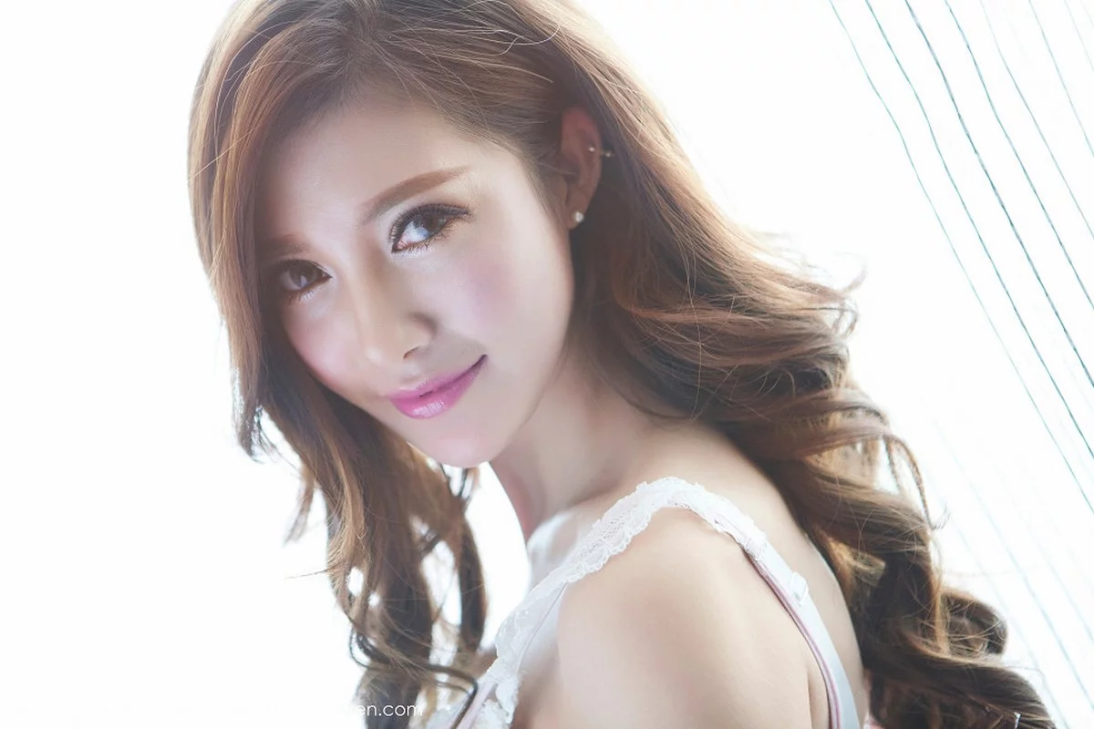 Xrmnw.Vip_奶茶-Emily_写真